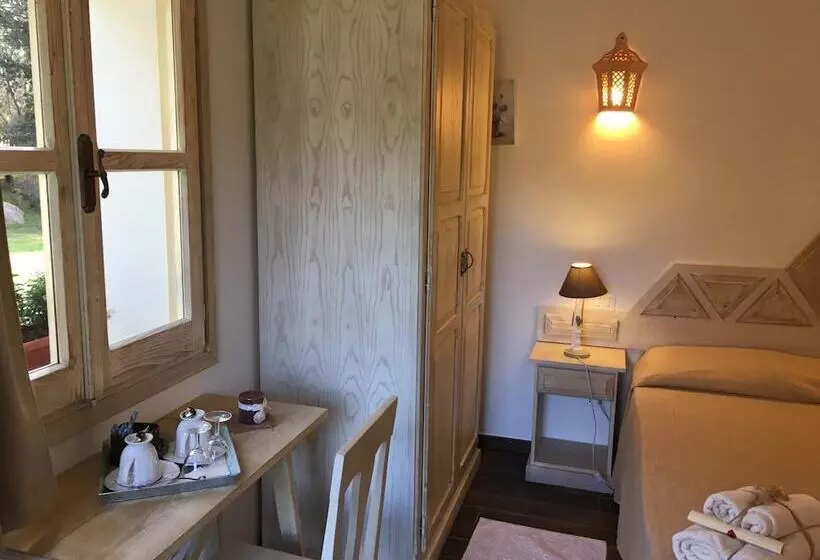 ホテル Agriturismo Monti Di Jogliu