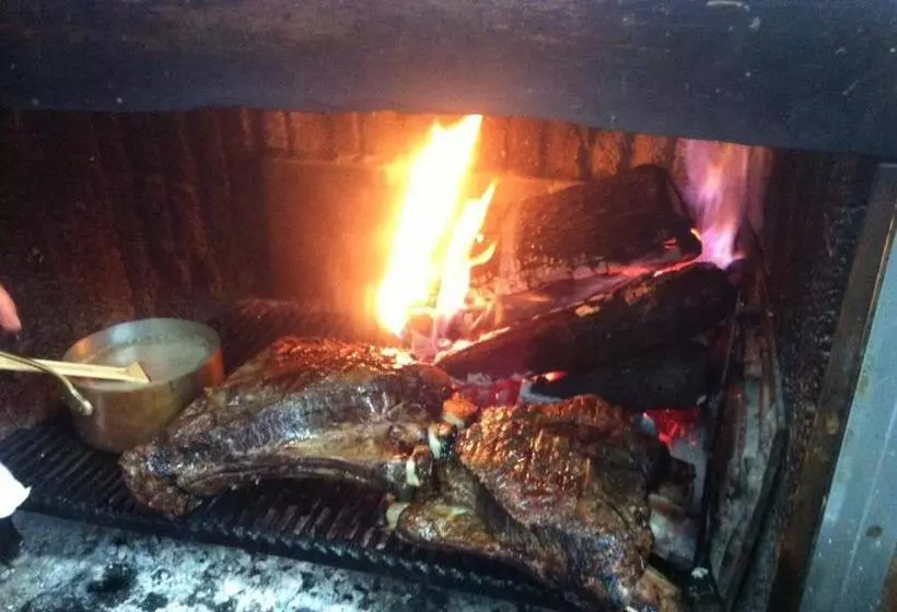 Retkeilymaja Antica Osteria Del Mirasole