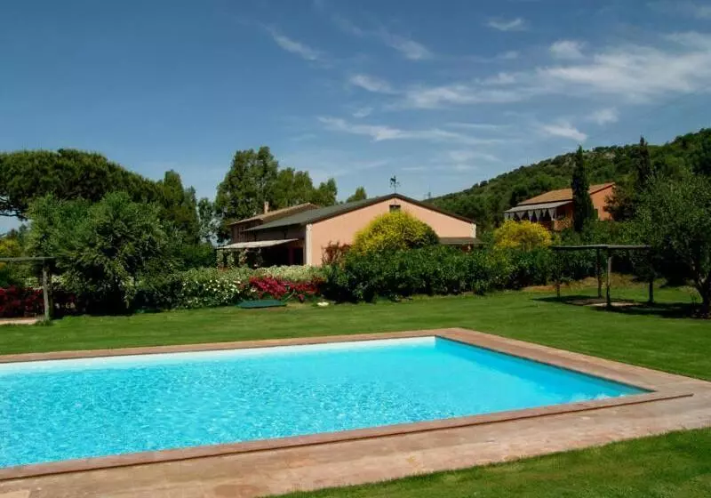 Hotelli Agriturismo Fattoria Il Casalone