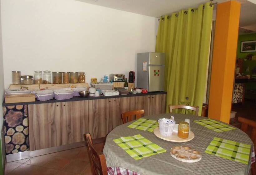 Отель Agriturismo Il Podere Vedelago With Alpaca, Friends And More