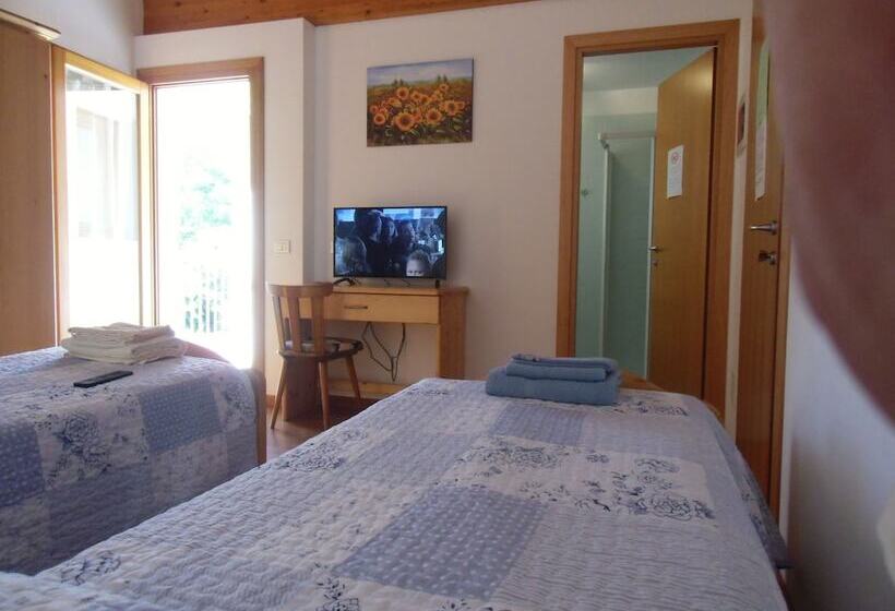 Отель Agriturismo Il Podere Vedelago With Alpaca, Friends And More