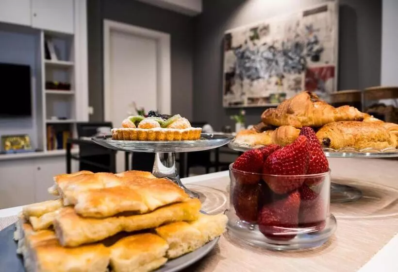 پانسیون Midnight In Genova