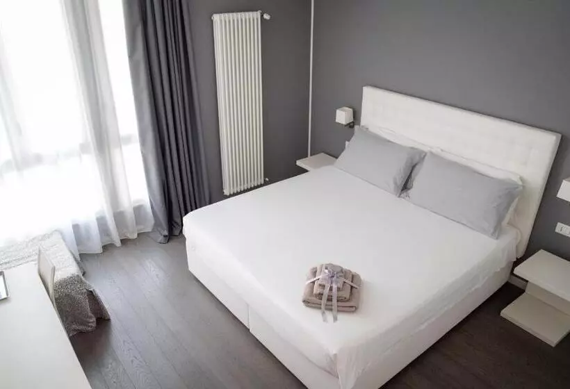 پانسیون Midnight In Genova