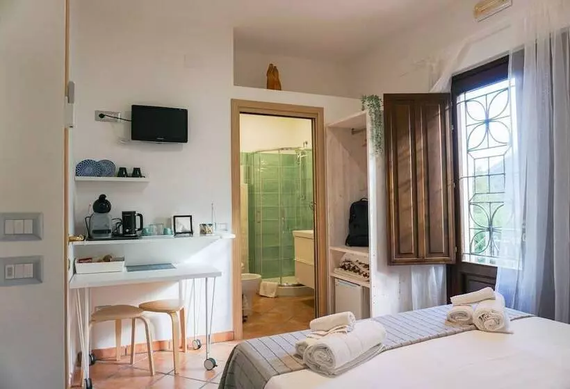 Aamiaismajoitus (B&B) Casale Del Borgo
