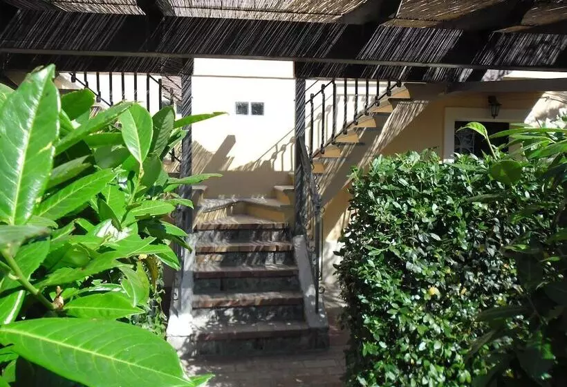 Aamiaismajoitus (B&B) Casale Del Borgo