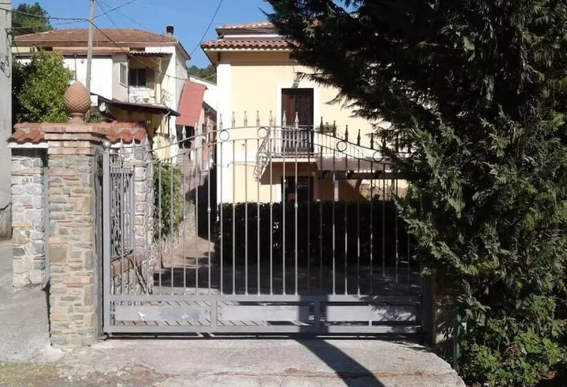 Aamiaismajoitus (B&B) Casale Del Borgo