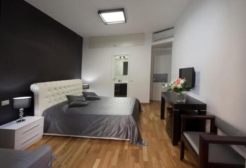 پانسیون Astoria Golden House