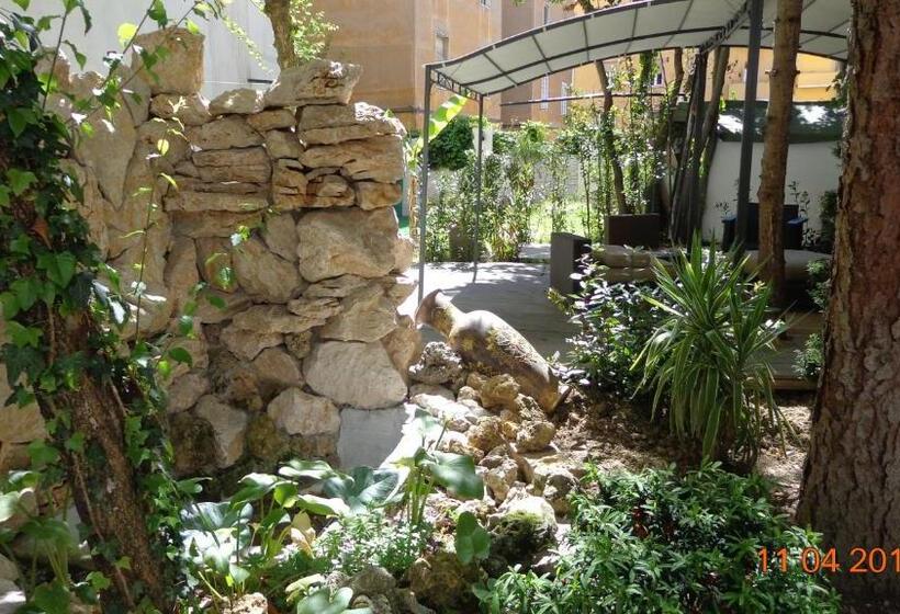 پانسیون Astoria Golden House