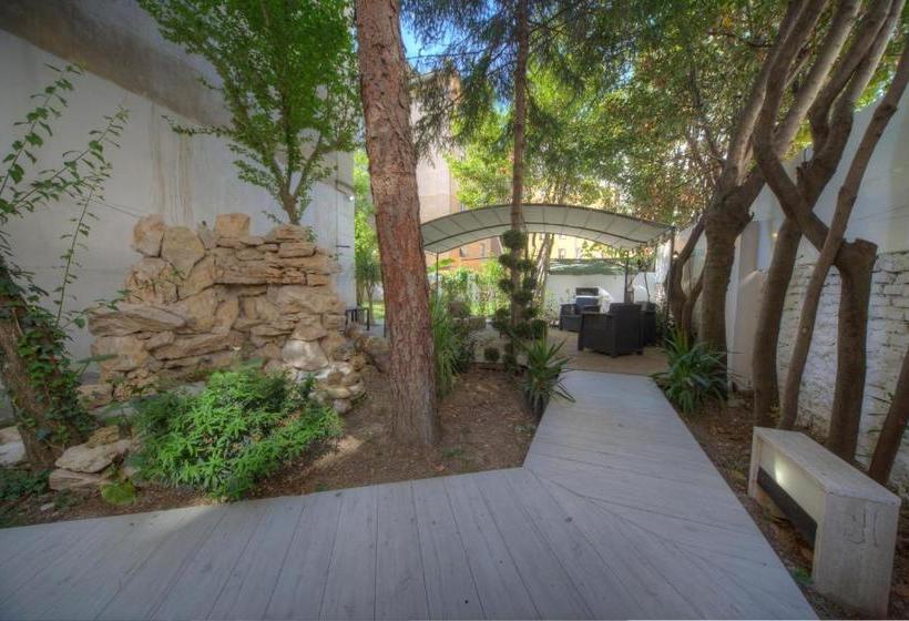 پانسیون Astoria Golden House