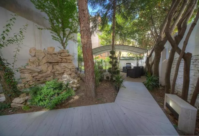 پانسیون Astoria Golden House