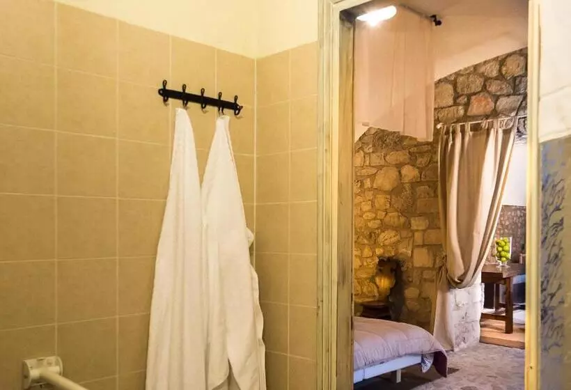 هتل Agriturismo La Commenda Adults Only
