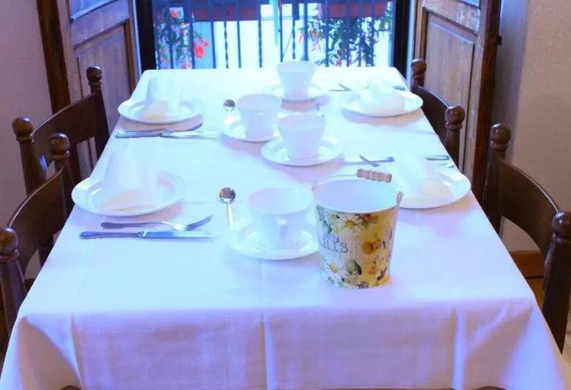 Retkeilymaja Locanda Piemonte Da Sciolla