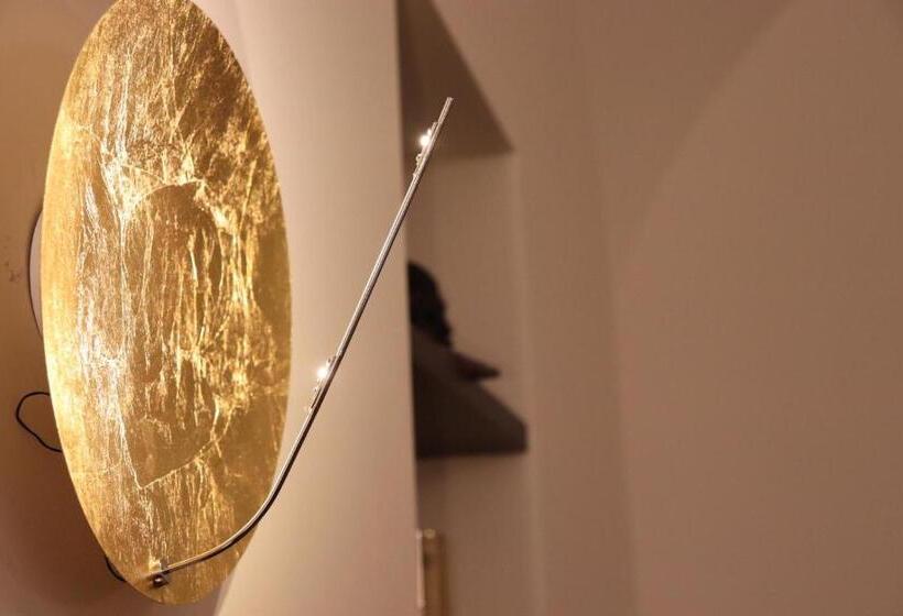 تختخواب و صبحانه Tropicana Room