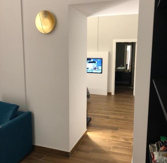 تختخواب و صبحانه Tropicana Room