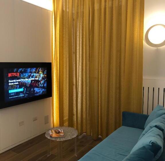 تختخواب و صبحانه Tropicana Room