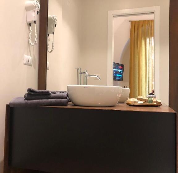 تختخواب و صبحانه Tropicana Room