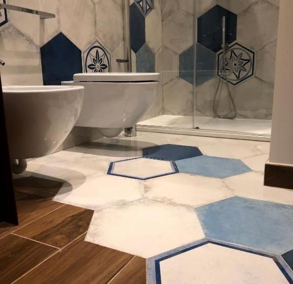 تختخواب و صبحانه Tropicana Room