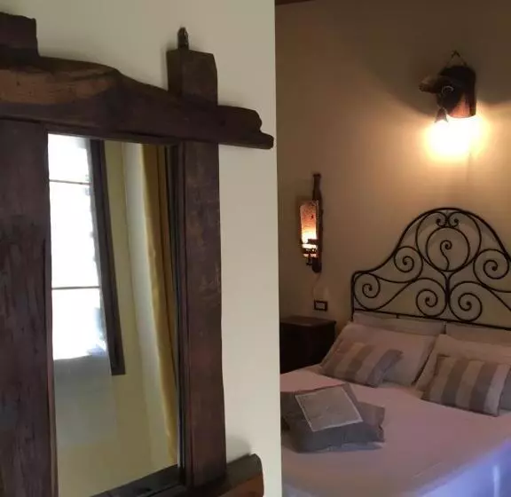 هتل Agriturismo Papaveri E Papere
