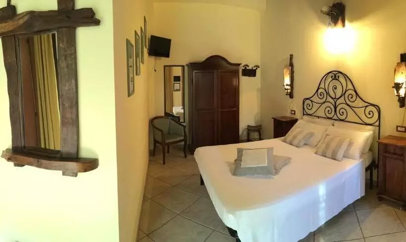 هتل Agriturismo Papaveri E Papere