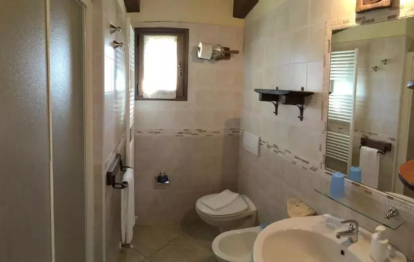 هتل Agriturismo Papaveri E Papere