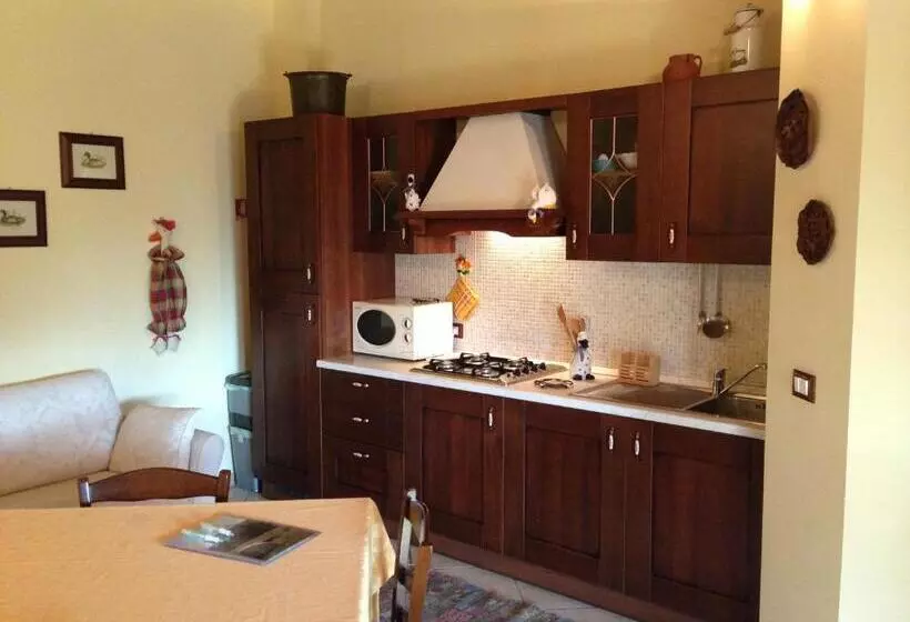 هتل Agriturismo Papaveri E Papere