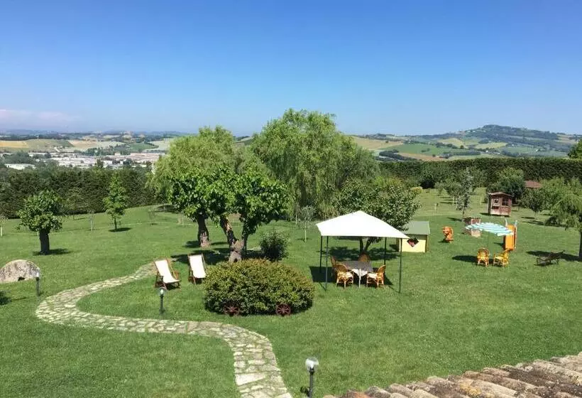 هتل Agriturismo Papaveri E Papere