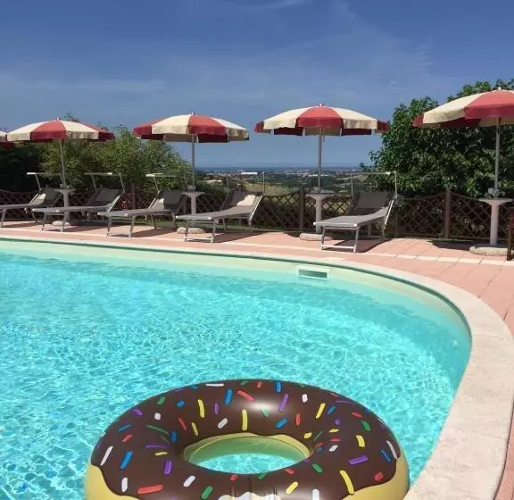هتل Agriturismo Papaveri E Papere