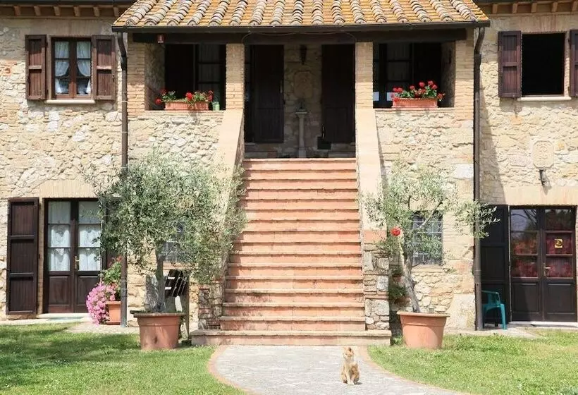 Hotelli Agriturismo Podere Luchiano