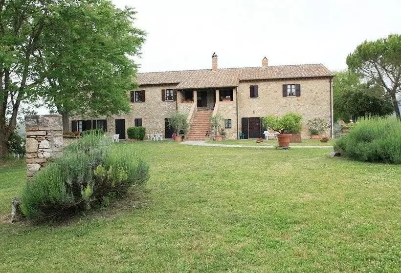 Hotelli Agriturismo Podere Luchiano