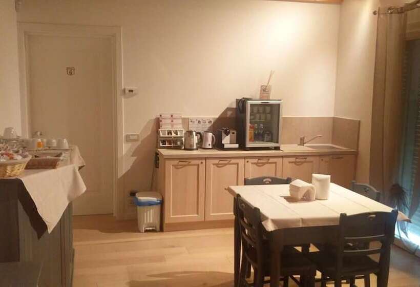 بنسيون Elis' Rooms