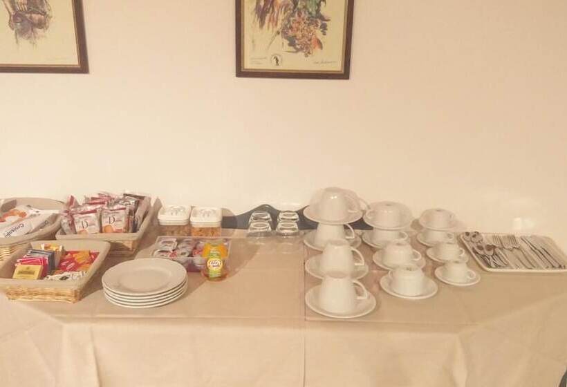 بنسيون Elis' Rooms