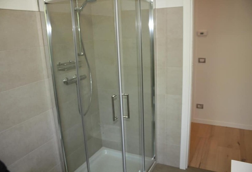 بنسيون Elis' Rooms