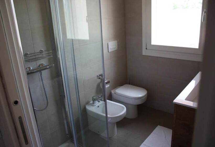 بنسيون Elis' Rooms