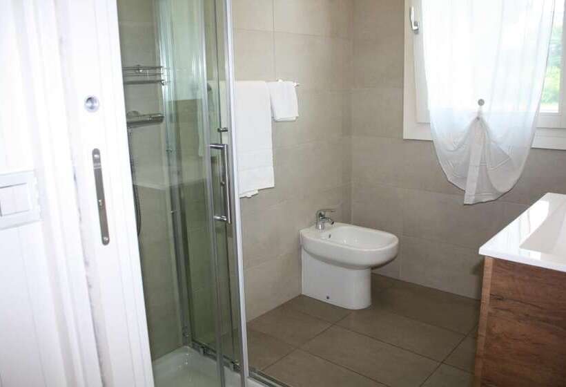 بنسيون Elis' Rooms