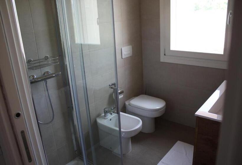 بنسيون Elis' Rooms