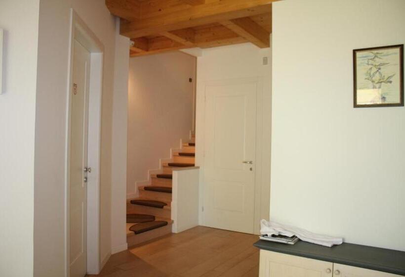 بنسيون Elis' Rooms