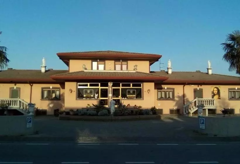 ユースホステル Affittacamere Villa Serafini