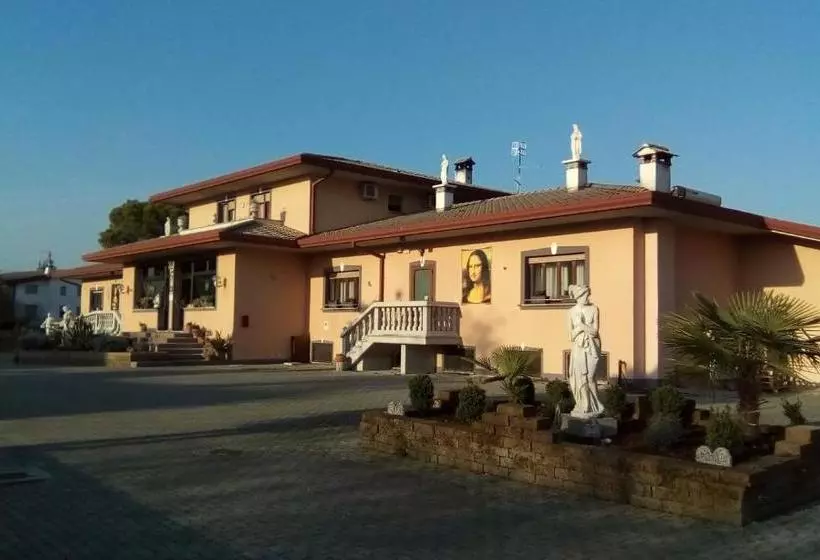 ユースホステル Affittacamere Villa Serafini