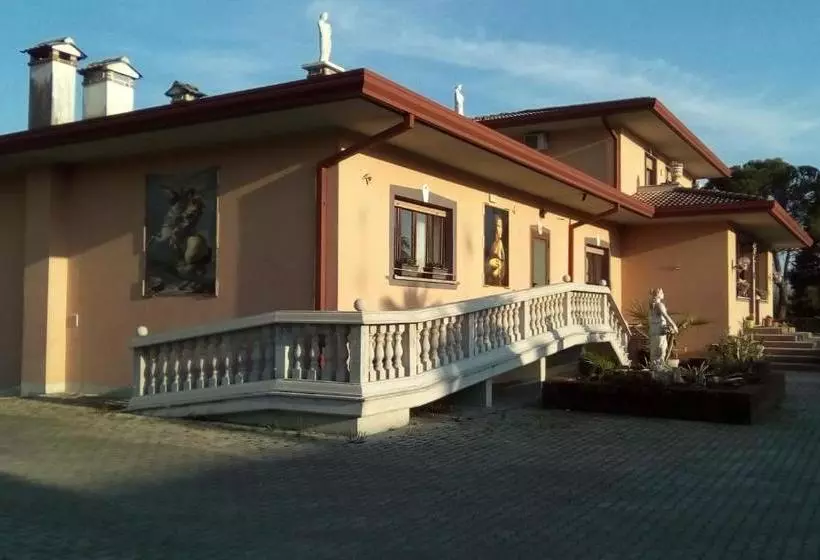 ユースホステル Affittacamere Villa Serafini