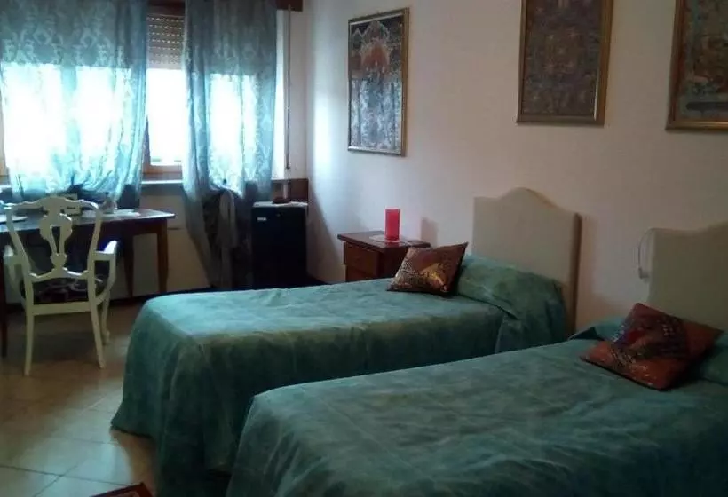 ユースホステル Affittacamere Villa Serafini