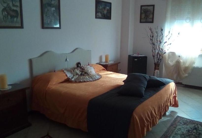 فندق صغير Affittacamere Villa Serafini