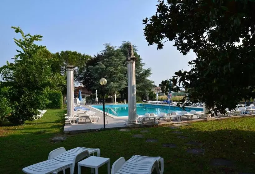 ユースホステル Affittacamere Villa Serafini