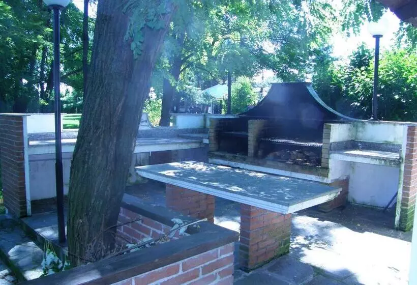 Hotelli Agriturismo Greppi