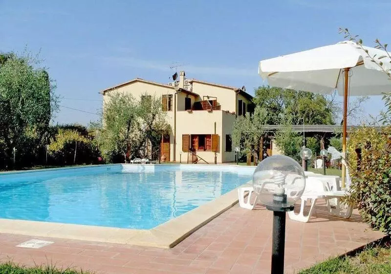 Hotelli Podere Cortesi Agriturismo Molinaccio