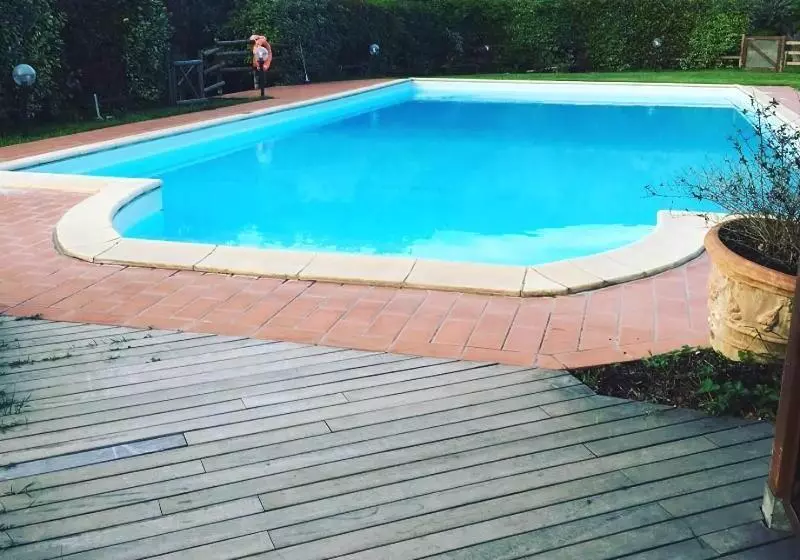 Hotelli Podere Cortesi Agriturismo Molinaccio