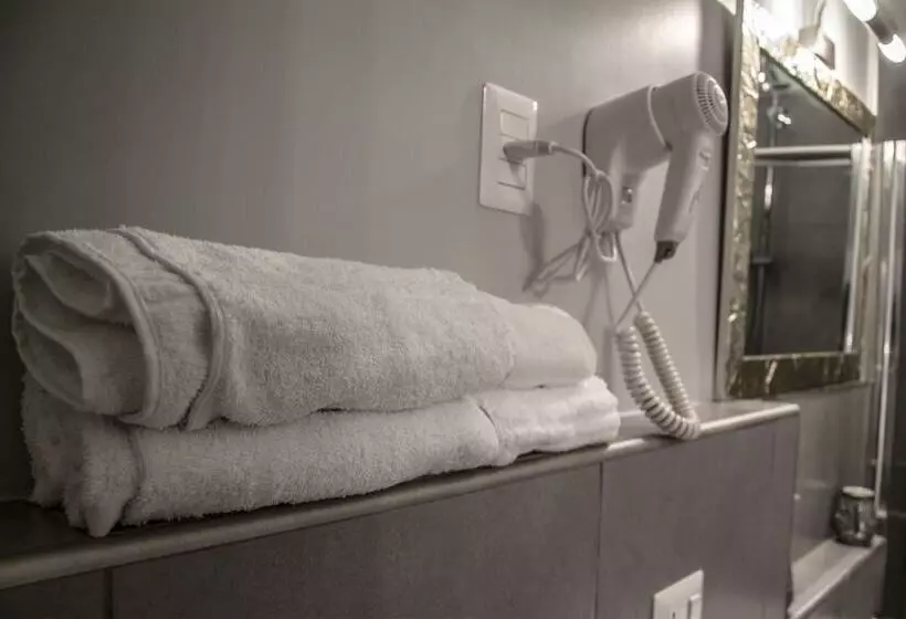 Majatalo Alibardi Alloggi