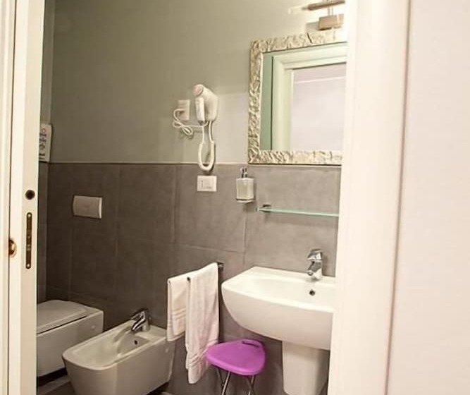 بنسيون Alibardi Alloggi