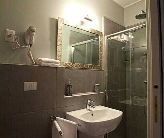 بنسيون Alibardi Alloggi