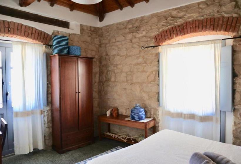 بنسيون Drommire In Plassa E Clesia