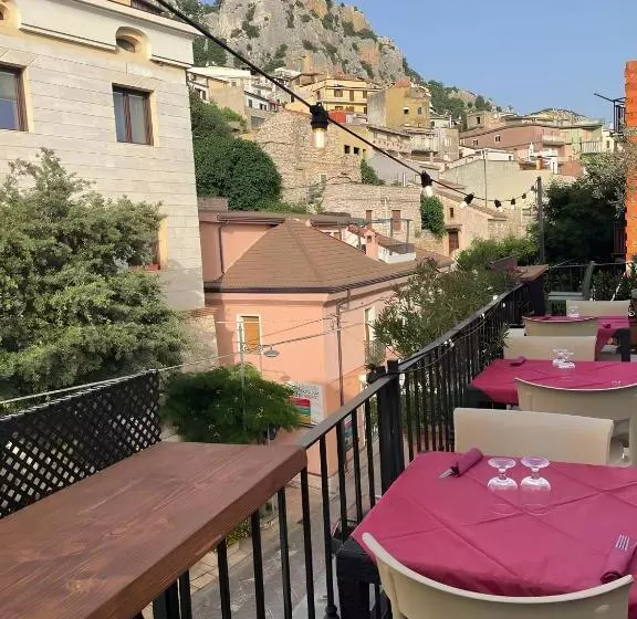 ペンション Drommire In Plassa E Clesia